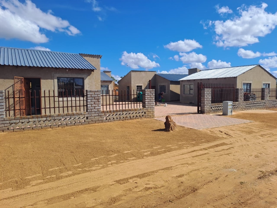 8 Bedroom Property for Sale in Rammulotsi Free State